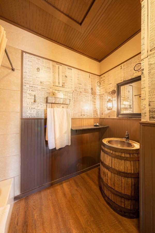 Miners Cabins #1 - Two Double Beds And Private Balcony Tombstone Exterior photo